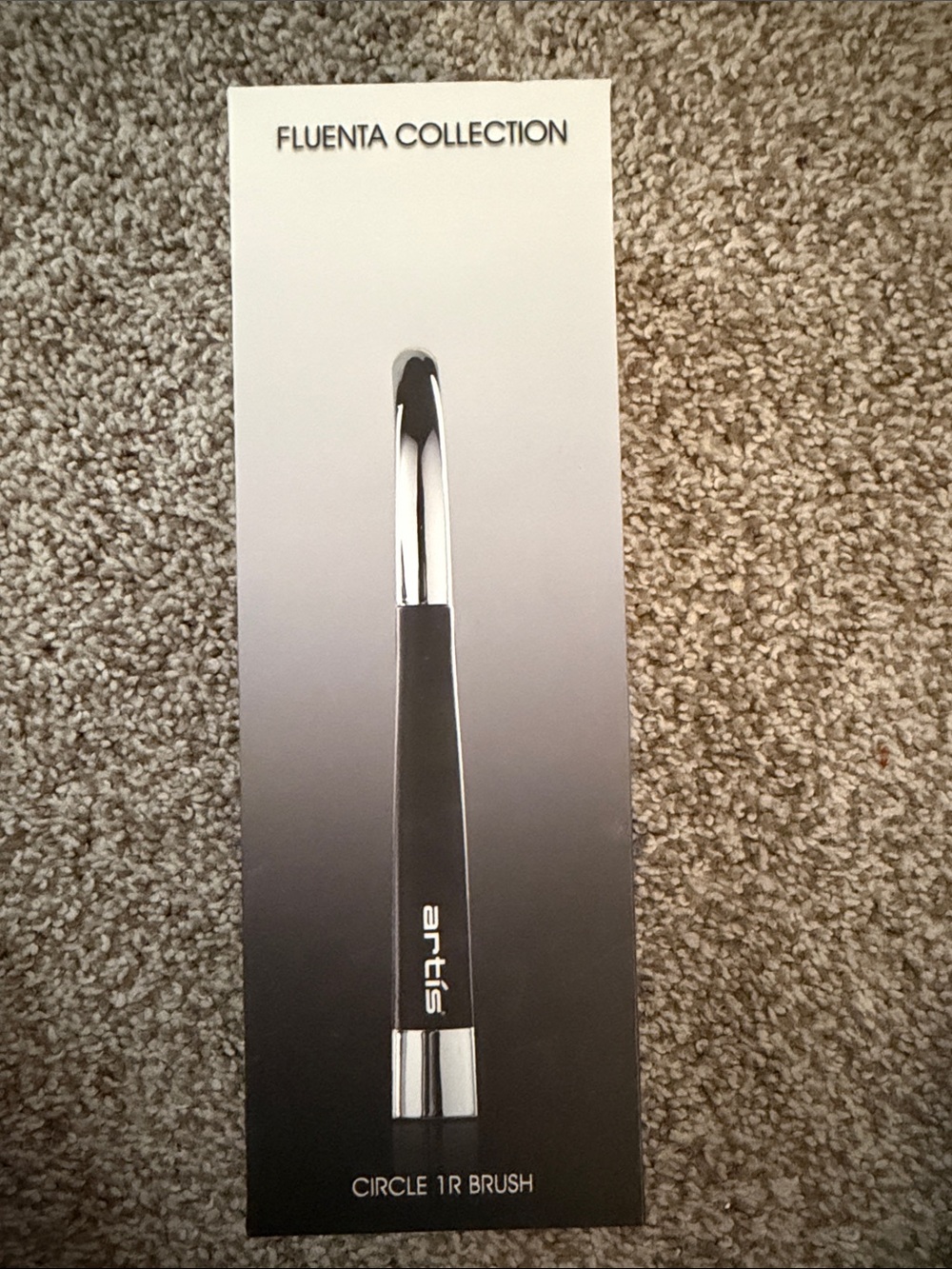 artis Fluenta Collection Circle 1R Brush - Black & Silver